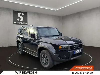 Neu Toyota Land Cruiser Executive 205 PS (150 kW) 2025 Tiefschwarz mica metallic SUV