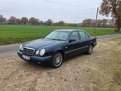 Mercedes E200