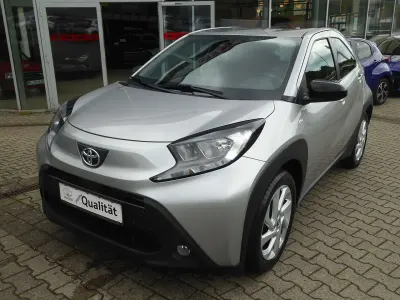 Gebraucht Toyota Aygo X X-play 72 PS (52 kW) 2022 Silver metallic SUV