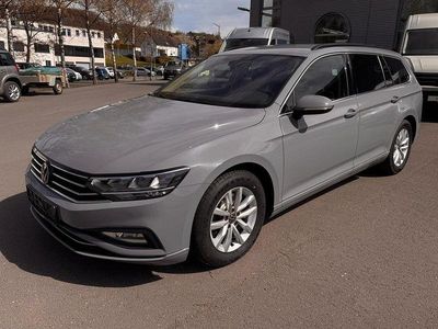 Gebraucht VW Passat Business 150 PS (110 kW) 2023 Grau Kombi