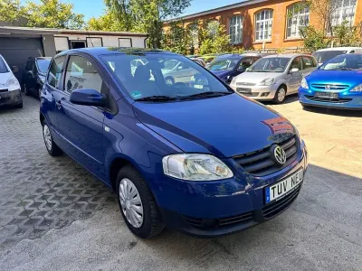 Gebraucht VW Fox Basis 54 PS (39 kW) 2010 Blau Kleinwagen