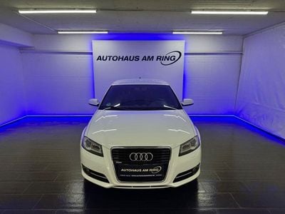 Weiß Gebraucht 2011 Audi A3 Sportback S-line plus Kleinwagen | 7.999 €