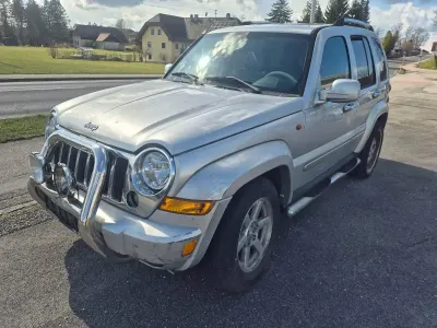 Usado Jeep Cherokee 163 HP (119 kW) 2007 Prateado SUV