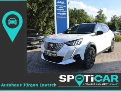 Gebraucht Peugeot e-2008 GT 100 kW (136 PS) 2022 Weiß SUV