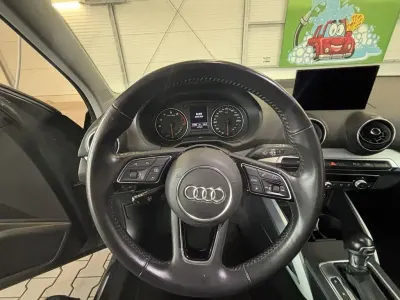 Gebraucht Audi Q2 Sport 116 PS (85 kW) 2019 Grau SUV
