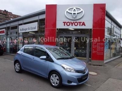 Gebraucht Toyota Yaris Life 99 PS (72 kW) 2012 Blau metallic Kleinwagen