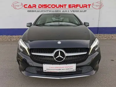 Gebraucht Mercedes A200 Urban 156 PS (114 kW) 2015 Kosmosschwarz  metalliclack Limousine