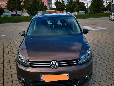Braun Gebraucht 2014 VW Touran Van / Kleinbus | 8.500 € (Guter Preis)