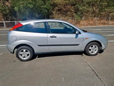 Gebraucht Ford Focus 75 PS (55 kW) 2000 Grau Coupé