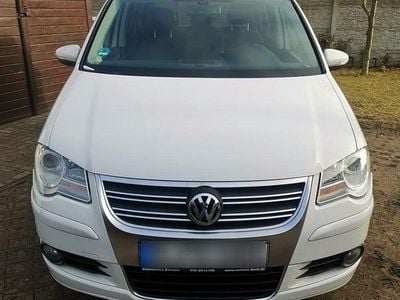 Gebraucht VW Touran 140 PS (102 kW) 2010 Weiß Van / Kleinbus