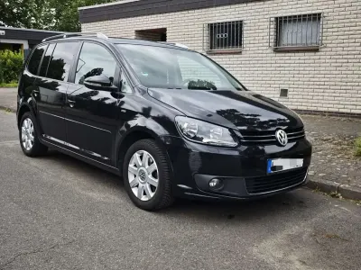 Gebraucht VW Touran Match 140 PS (102 kW) 2012 Schwarz Van / Kleinbus