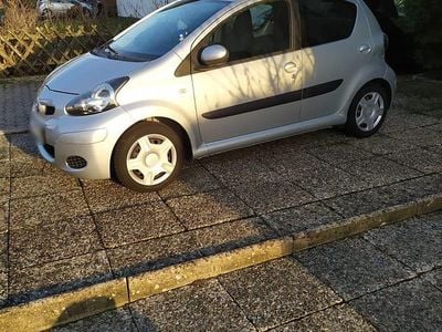 Usata Toyota Aygo 68 CV (50 kW) 2010 Argento Utilitaria