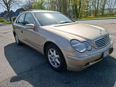 Gebraucht Mercedes C200 163 PS (119 kW) 2001 Gold Limousine