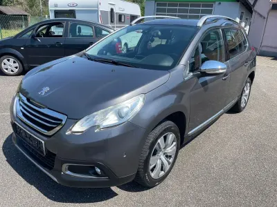 Gebraucht Peugeot 2008 Allure 120 PS (88 kW) 2015 Gris platinium SUV