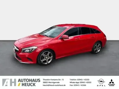Gebraucht Mercedes CLA220 Shooting Brake 177 PS (130 kW) 2016 Rot Kombi