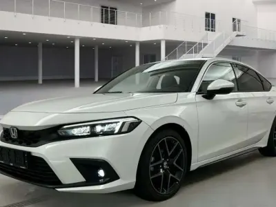 Gebraucht Honda Civic Advance 184 PS (135 kW) 2025 Platinum white (weiß) Limousine