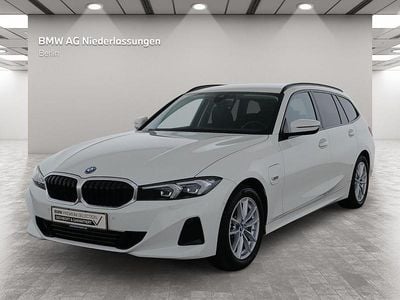 Gebraucht BMW 320e Basis 204 PS (150 kW) 2022 Weiß Kombi