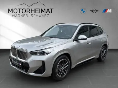 Gebraucht BMW iX1 M Sport 230 kW (313 PS) 2025 Spacesilber SUV