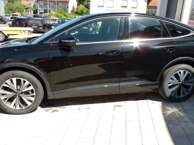 Gebraucht Audi Q4 Sportback e-tron Basis 210 kW (286 PS) 2025 Schwarz SUV