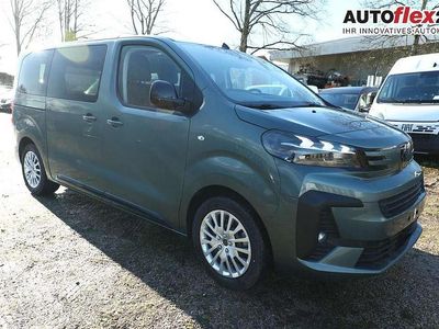 Neu Peugeot Traveller Active 177 PS (130 kW) 2025 All terrain grün metallic Van / Kleinbus