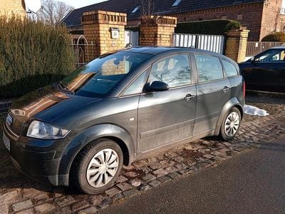 Schwarz Gebraucht 2000 Audi A2 Kleinwagen | 3.100 € (Etwas zu teuer)