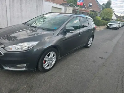 Usata Ford Focus 120 CV (88 kW) 2017 Grigio Station wagon