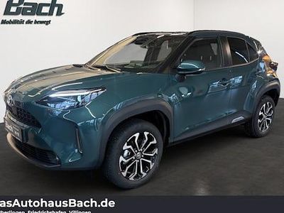 Neu Toyota Yaris Cross 130 PS (95 kW) 2025 Grün SUV