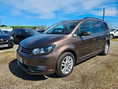 Second-hand VW Touran Comfortline 105 CP (77 kW) 2015 Maro Monovolum