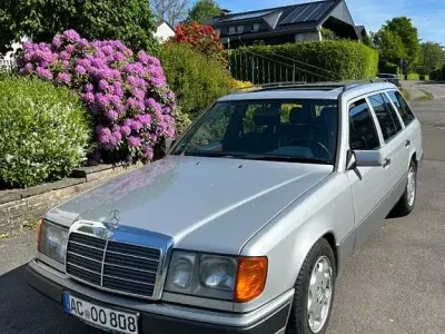 Gebraucht Mercedes 300 220 PS (161 kW) 1991 Silber Limousine