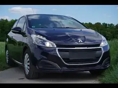 Gebraucht Peugeot 208 Active 82 PS (60 kW) 2016 Blau Kleinwagen