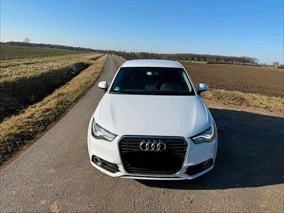 Gebraucht Audi A1 Sportback Ambition 105 PS (77 kW) 2014 Weiß Kleinwagen