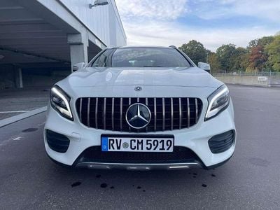 Mercedes GLA220