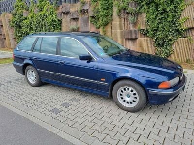 BMW 528