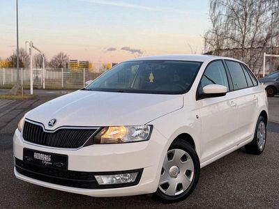 Weiß Gebraucht 2014 Skoda Rapid Ambition Kombi | 5.200 € (Fairer Preis)