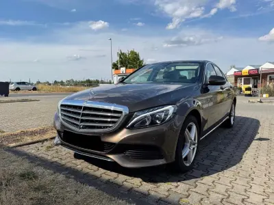 Gebraucht Mercedes C180 156 PS (114 kW) 2018 Braun Limousine