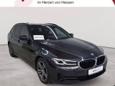Gebraucht BMW 530e Sport Line 184 PS (135 kW) 2022 Sophistograu brillanteffekt metallic Kombi