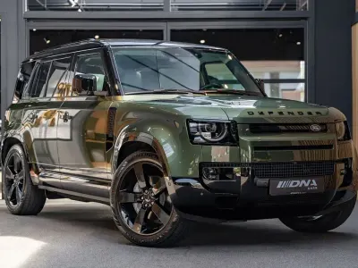 Gebraucht Land Rover Defender HSE Dynamic 300 PS (220 kW) 2026 Grün SUV