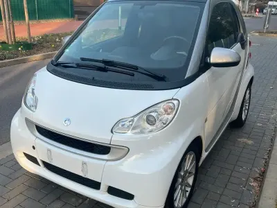 Begagnad Smart ForTwo Coupé 71 HK (52 kW) 2011 Vit Sportkupé
