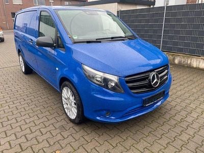 Blau Gebraucht 2022 Mercedes Vito Van | 32.950 € (Guter Preis)