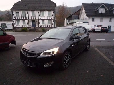 Gebraucht Opel Astra Design Edition 101 PS (74 kW) 2011 Saphirschwarz mineraleffekt Kombi