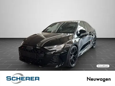Neu Audi RS3 Advanced 400 PS (294 kW) 2026 Mythosschwarz metallic (metallic) Limousine