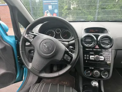 Używany Opel Corsa 69 KM (50 kW) 2010 Niebieski Hatchback