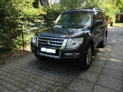 Gebraucht Mitsubishi Pajero Edition 190 PS (139 kW) 2017 Braun SUV