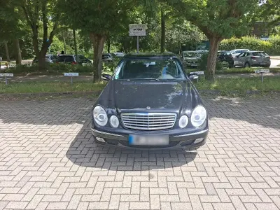 Gebraucht Mercedes E240 177 PS (130 kW) 2004 Schwarz Limousine