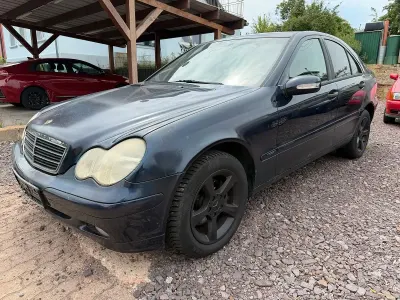 Gebraucht Mercedes C180 Classic 122 PS (89 kW) 2001 Blau Limousine