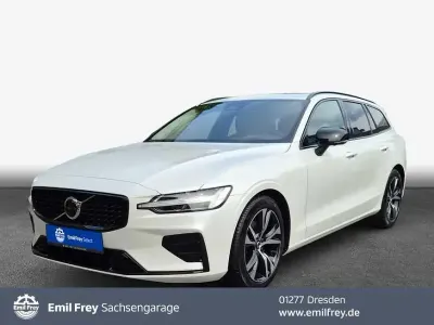Gebraucht Volvo V60 145 PS (106 kW) 2025 Kombi