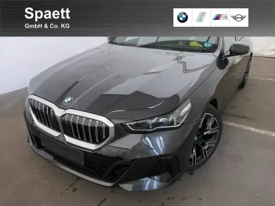 Używany BMW 520 M Sport 197 KM (144 kW) 2025 Szary Sedan/Limuzyna