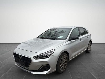 Silber Gebraucht 2018 Hyundai i30 Passion Limousine | 11.000 € (Fairer Preis)