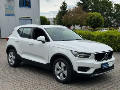 Gebraucht Volvo XC40 Momentum 163 PS (119 kW) 2021 Weiß SUV