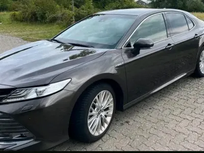 Gebraucht Toyota Camry Luxury 218 PS (160 kW) 2019 Braun Limousine